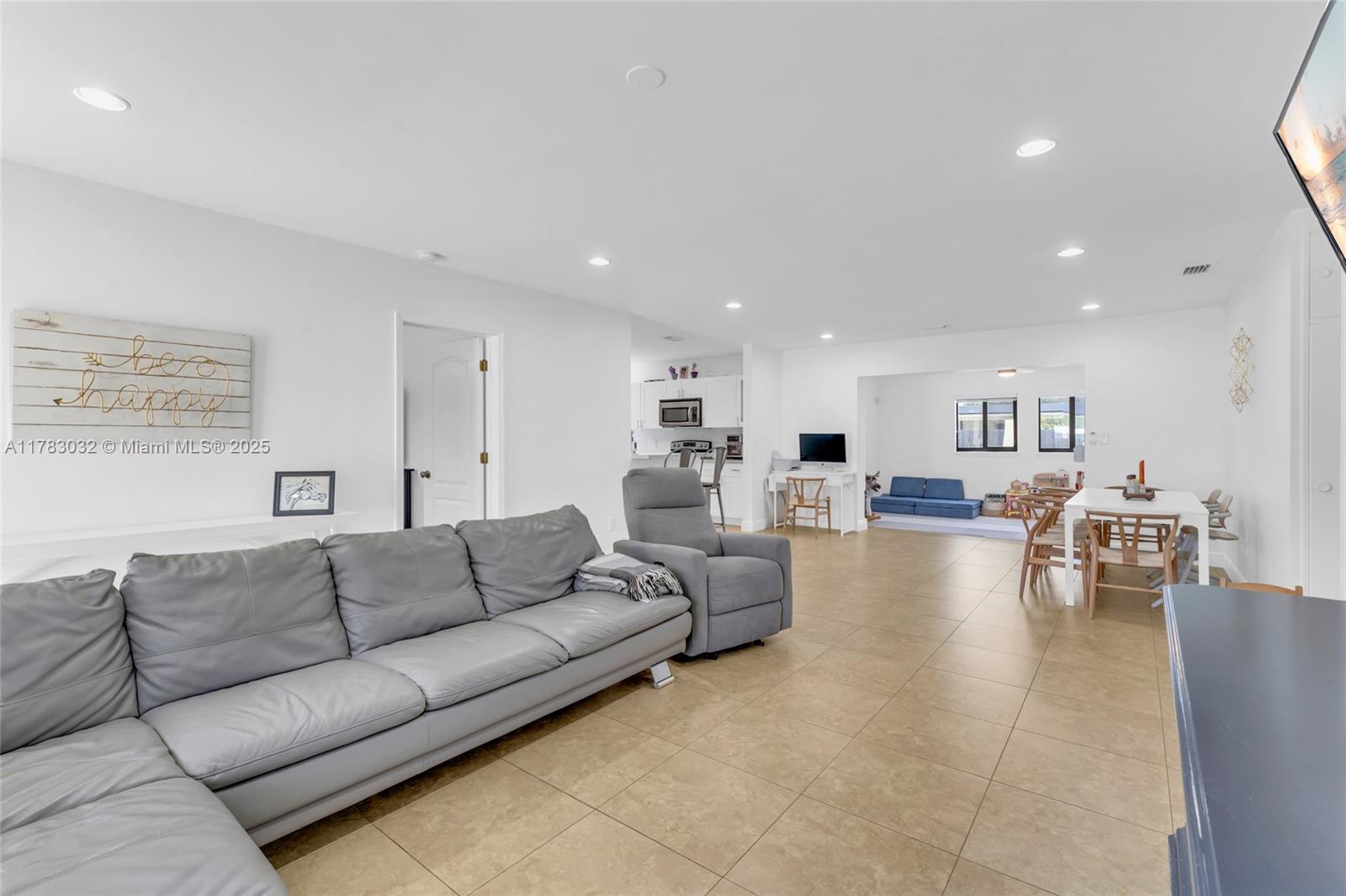 9365 Nassau Dr, Cutler Bay, Florida image 5