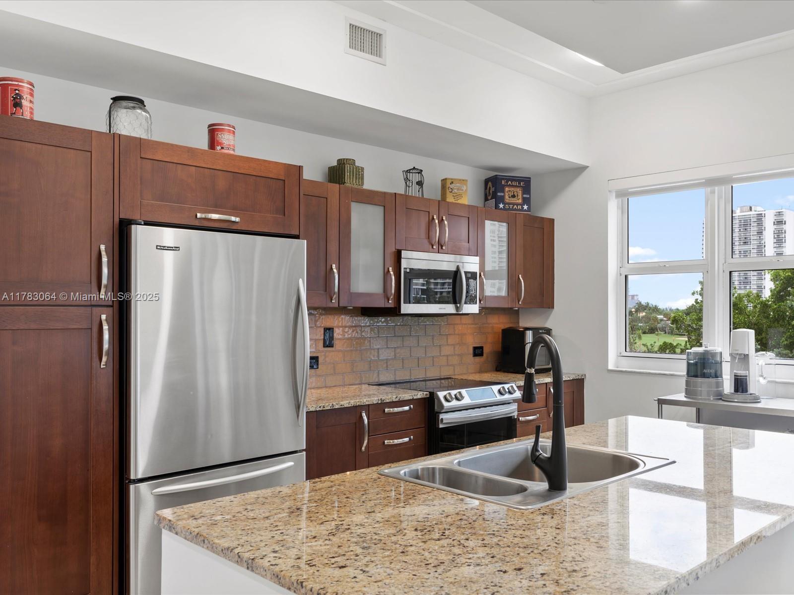 20000 E Country Club Dr #416, Aventura, Florida image 14