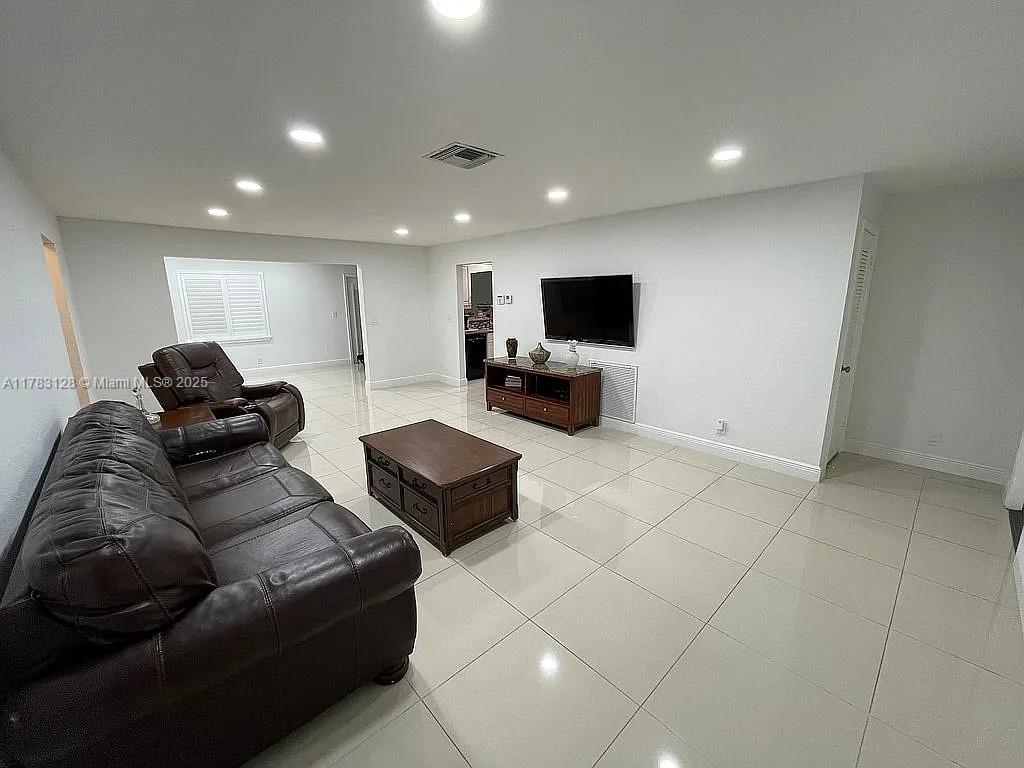 1411 NW 90th Dr, Plantation, Florida image 9