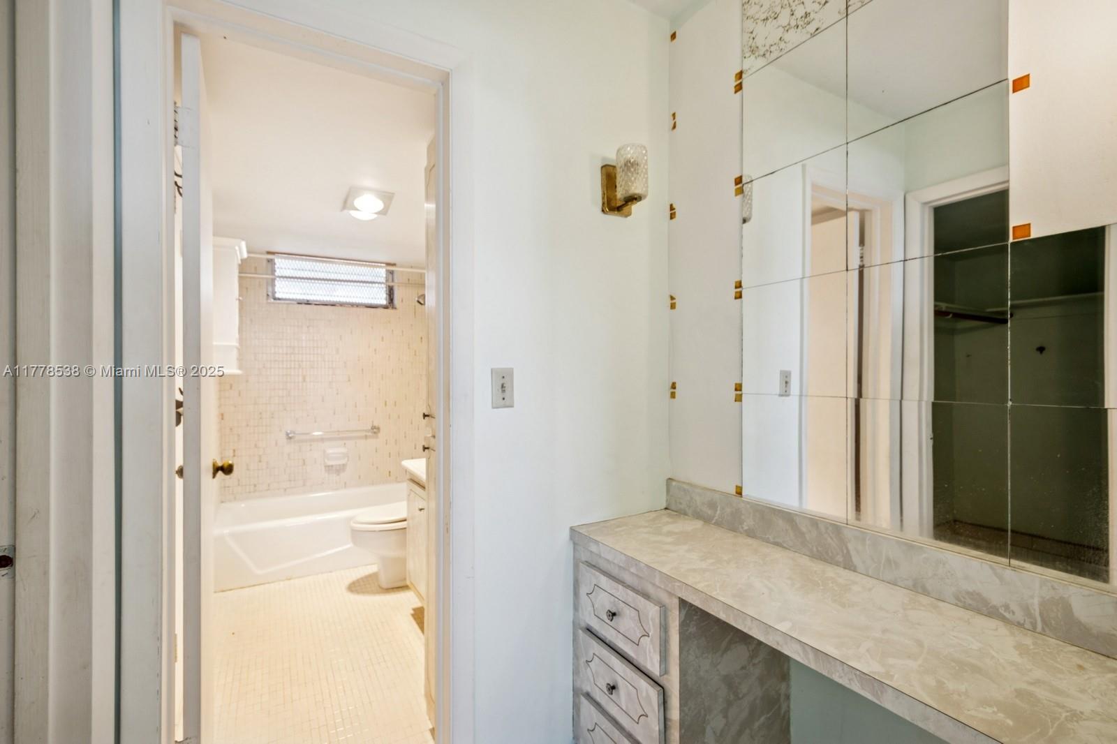 2851 Leonard Dr #J610, Aventura, Florida image 12