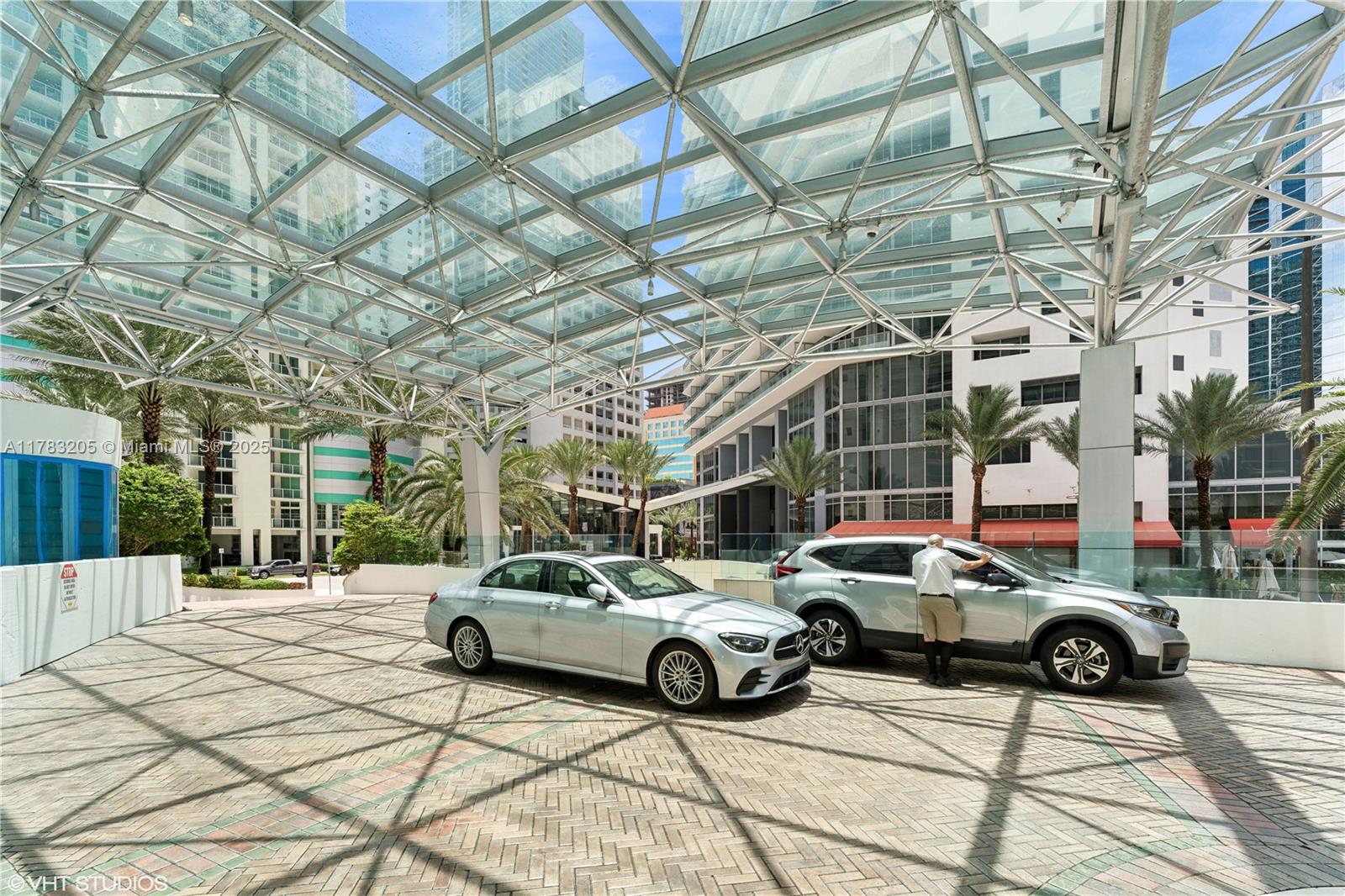 1331 Brickell Bay Dr #2802, Miami FL 33131