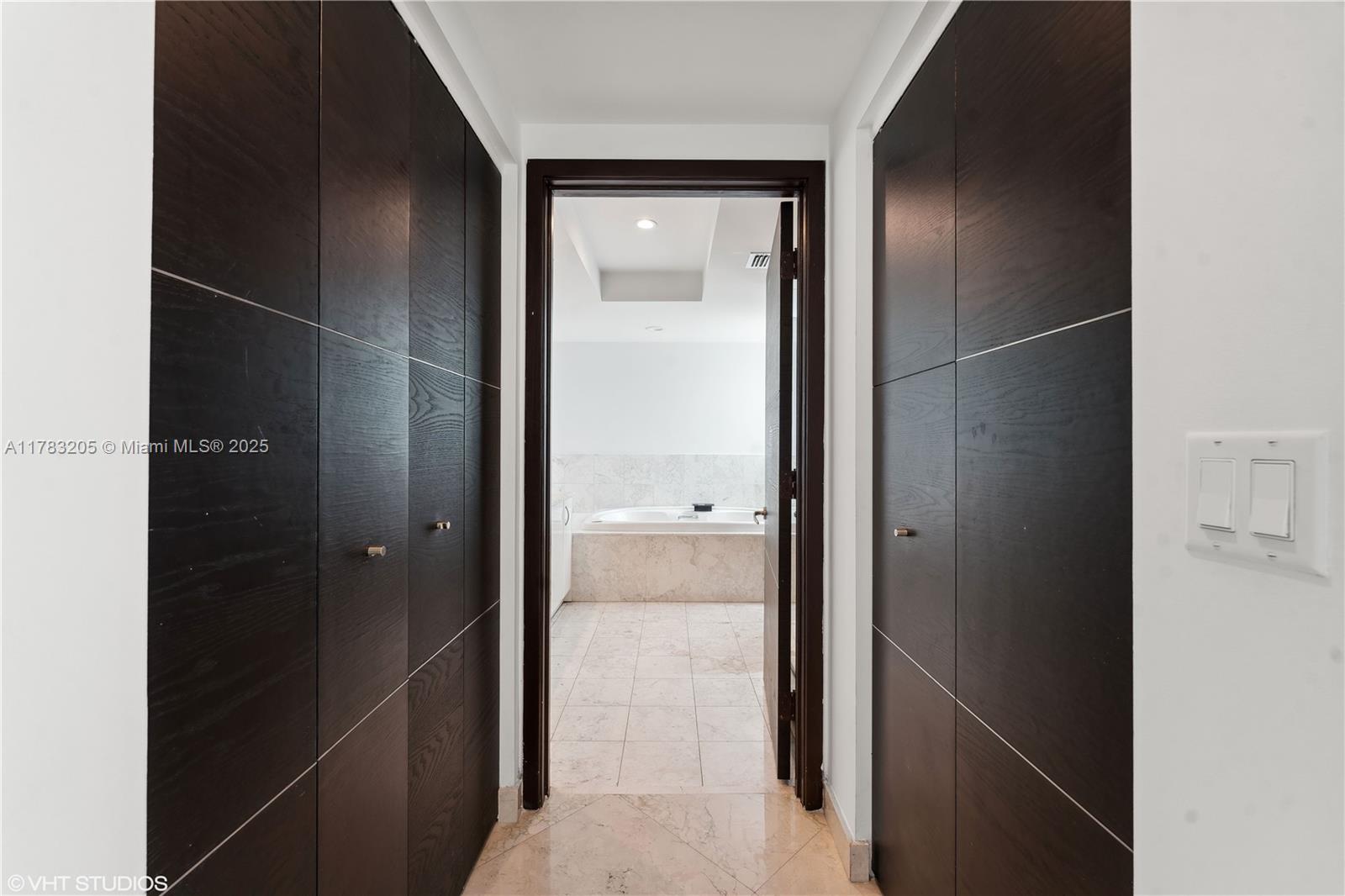 1331 Brickell Bay Dr #2802, Miami FL 33131