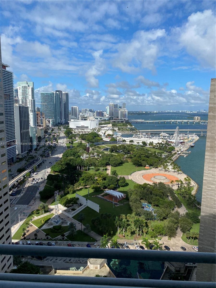 Apartamento à Venda em Miami, FL