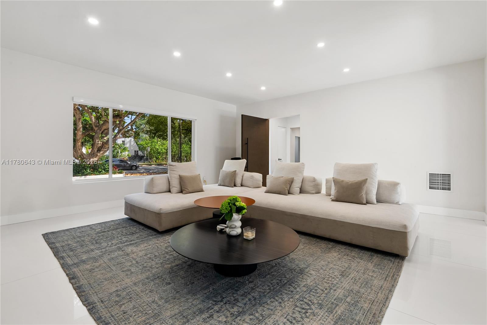 5120 Alton Road, Miami Beach, Florida image 24