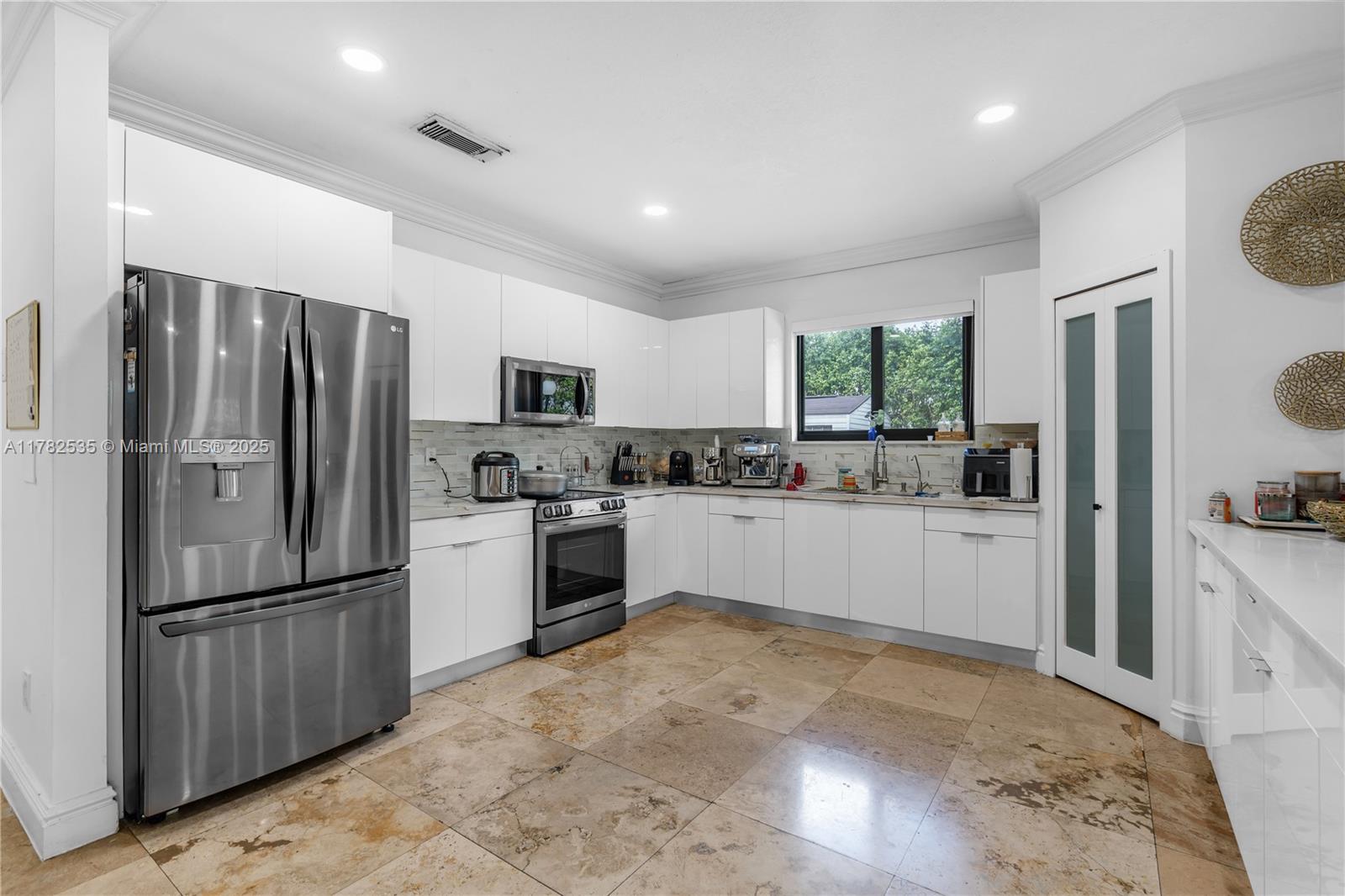 12022 SW 77th Ter, Miami, Florida image 12