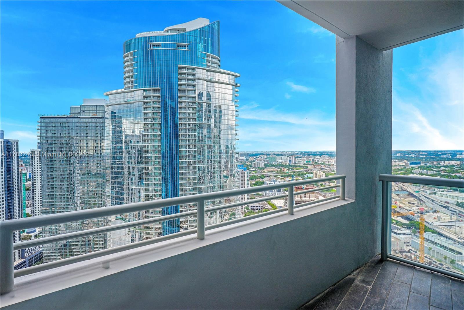 888 Biscayne Blvd #4212, Miami FL 33132