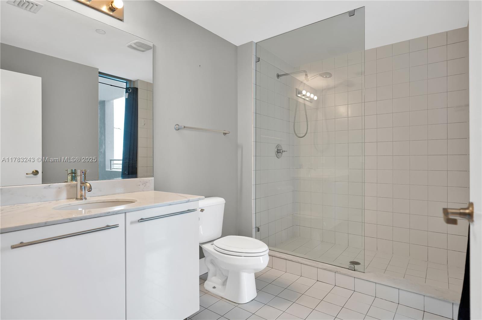888 Biscayne Blvd #4212, Miami FL 33132