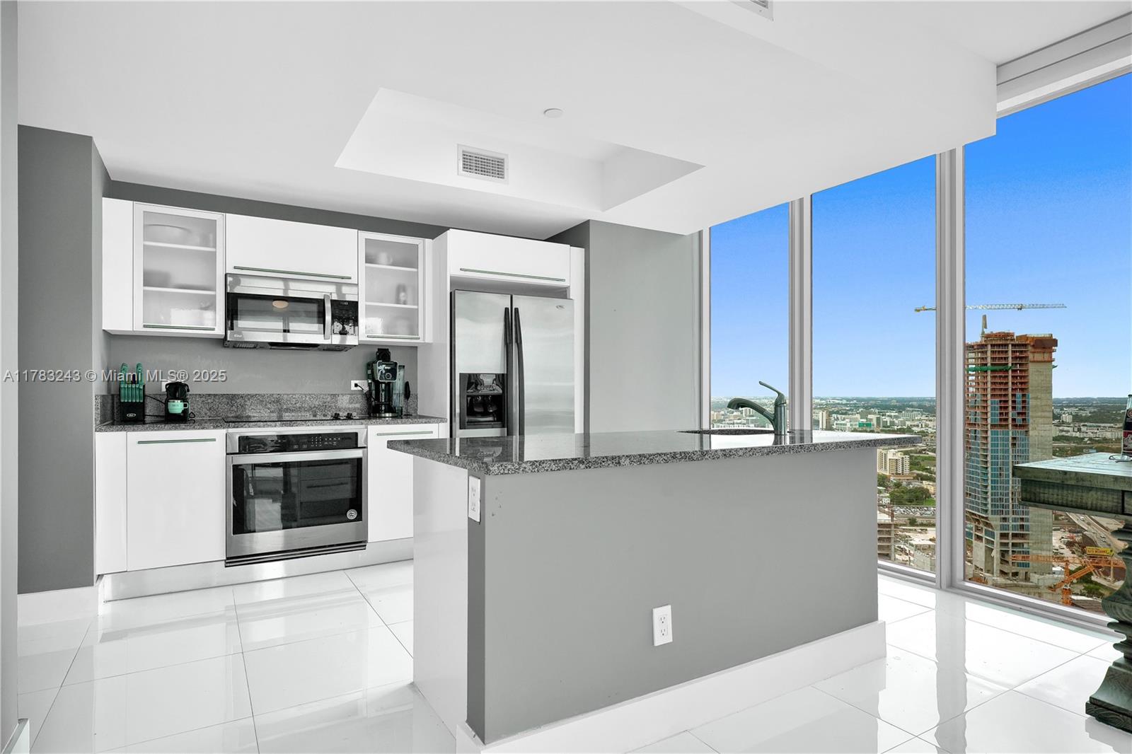 888 Biscayne Blvd #4212, Miami FL 33132