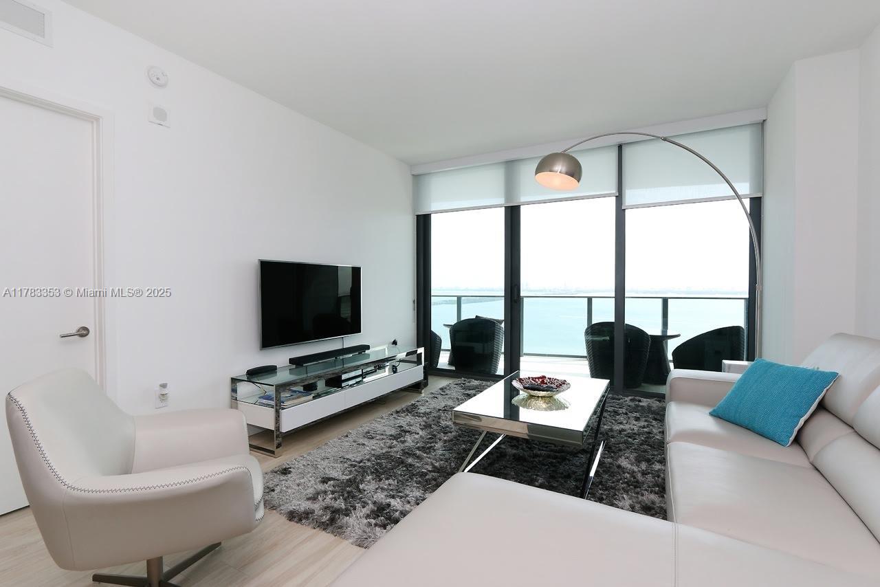Apartamento para Alugar em Miami, FL