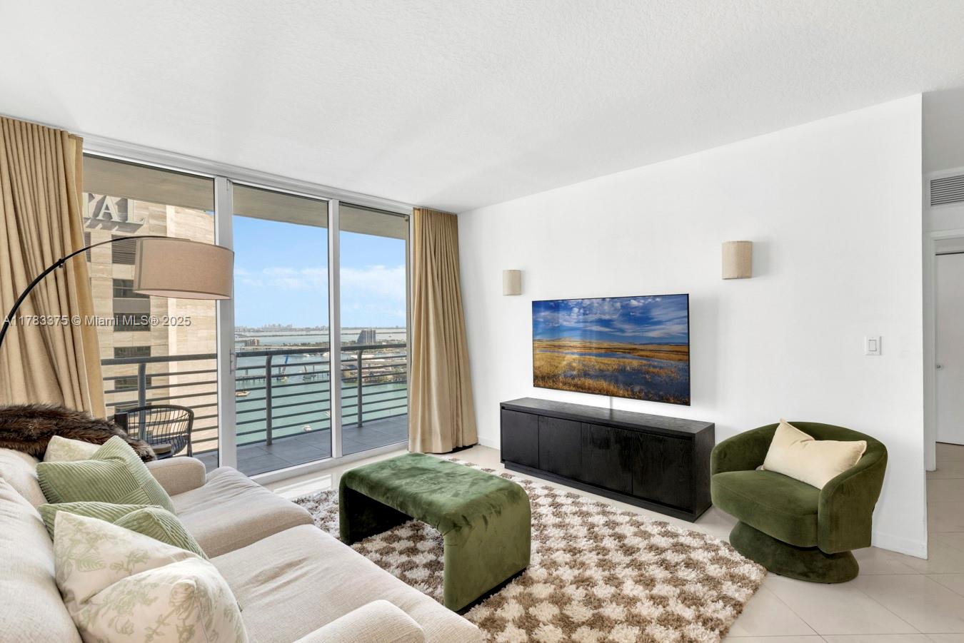 Condo for Sale in Miami, FL