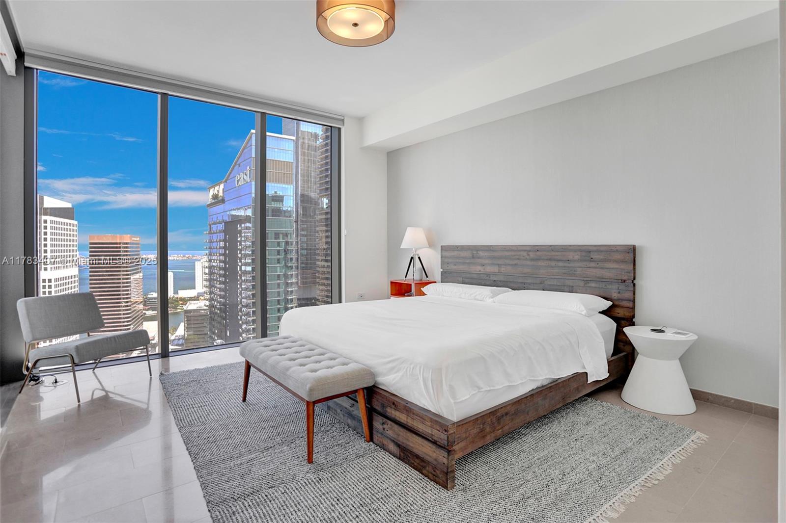 88 SW 7th St #3511, Miami FL 33130