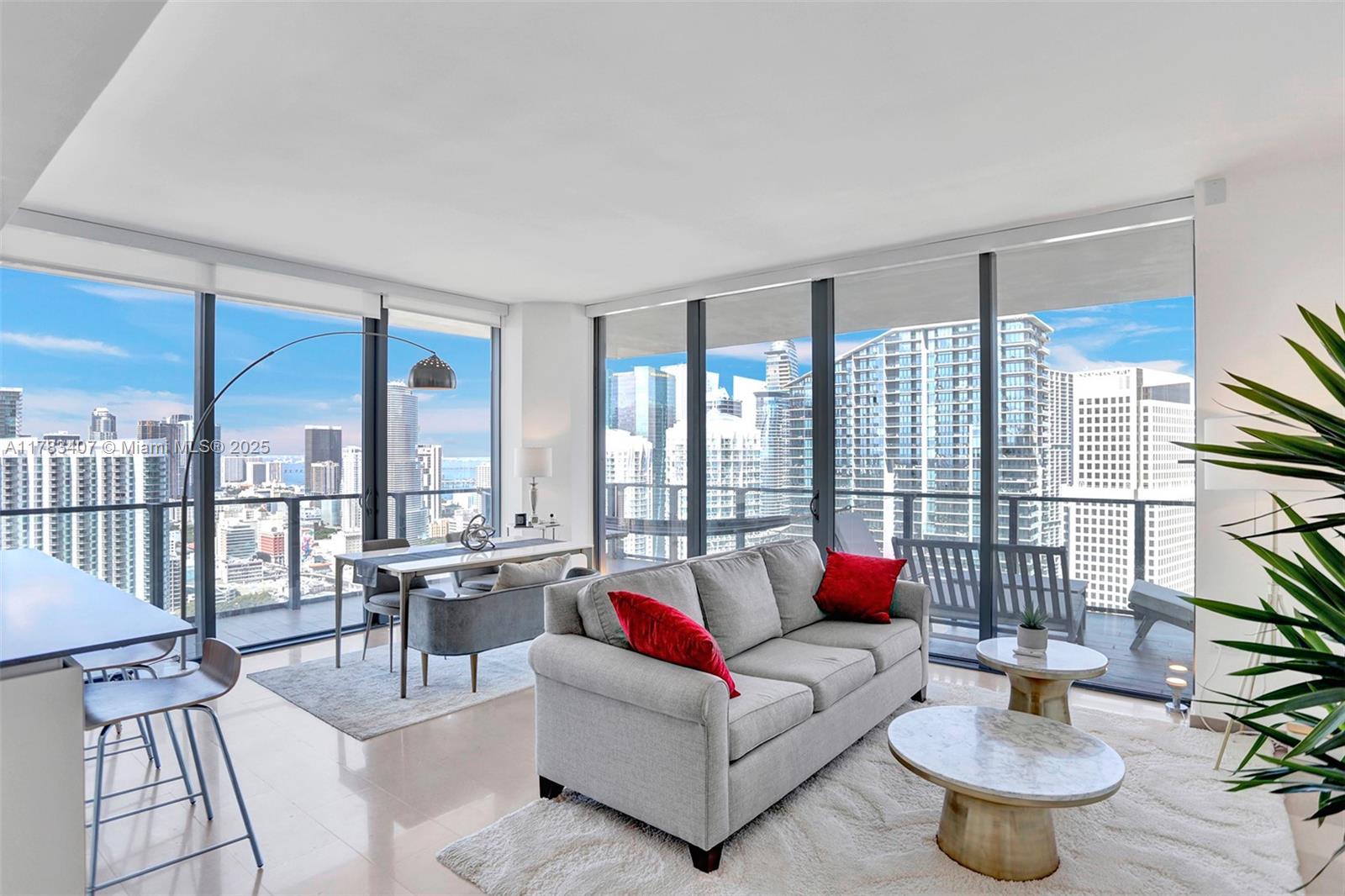 88 SW 7th St #3511, Miami FL 33130