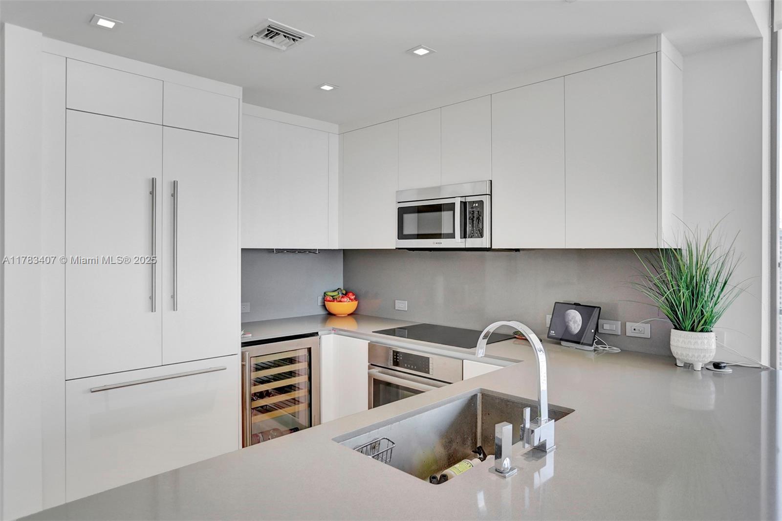 88 SW 7th St #3511, Miami FL 33130