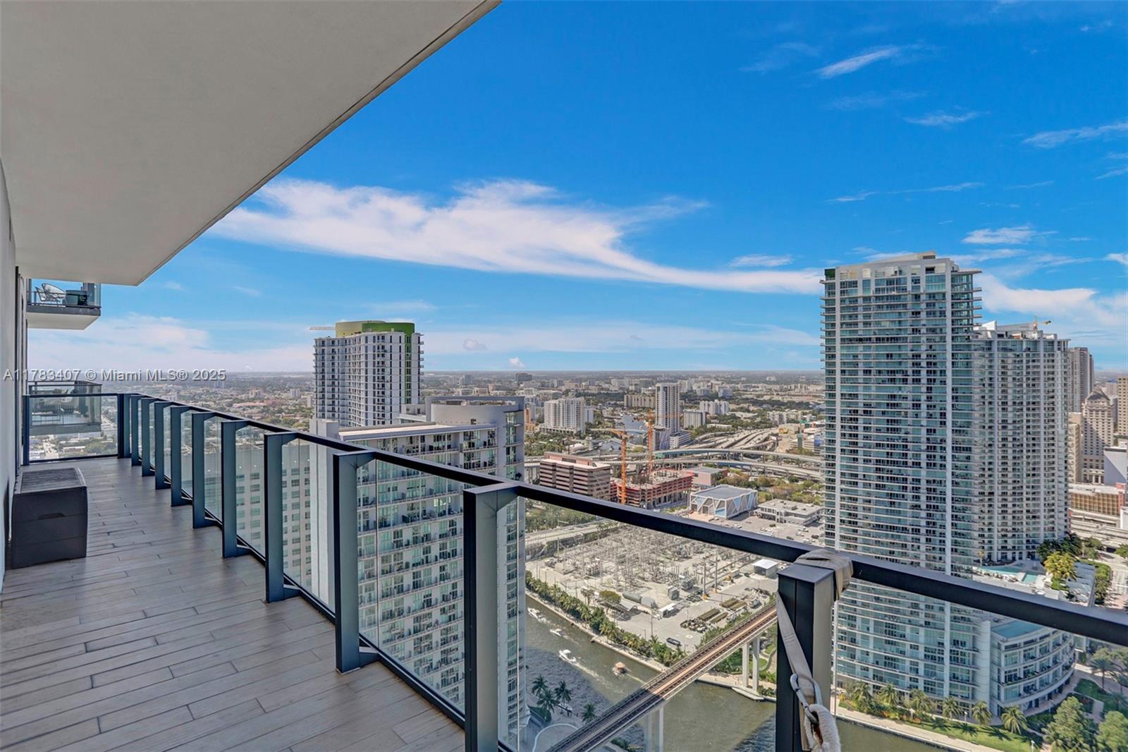 88 SW 7th St #3511, Miami FL 33130