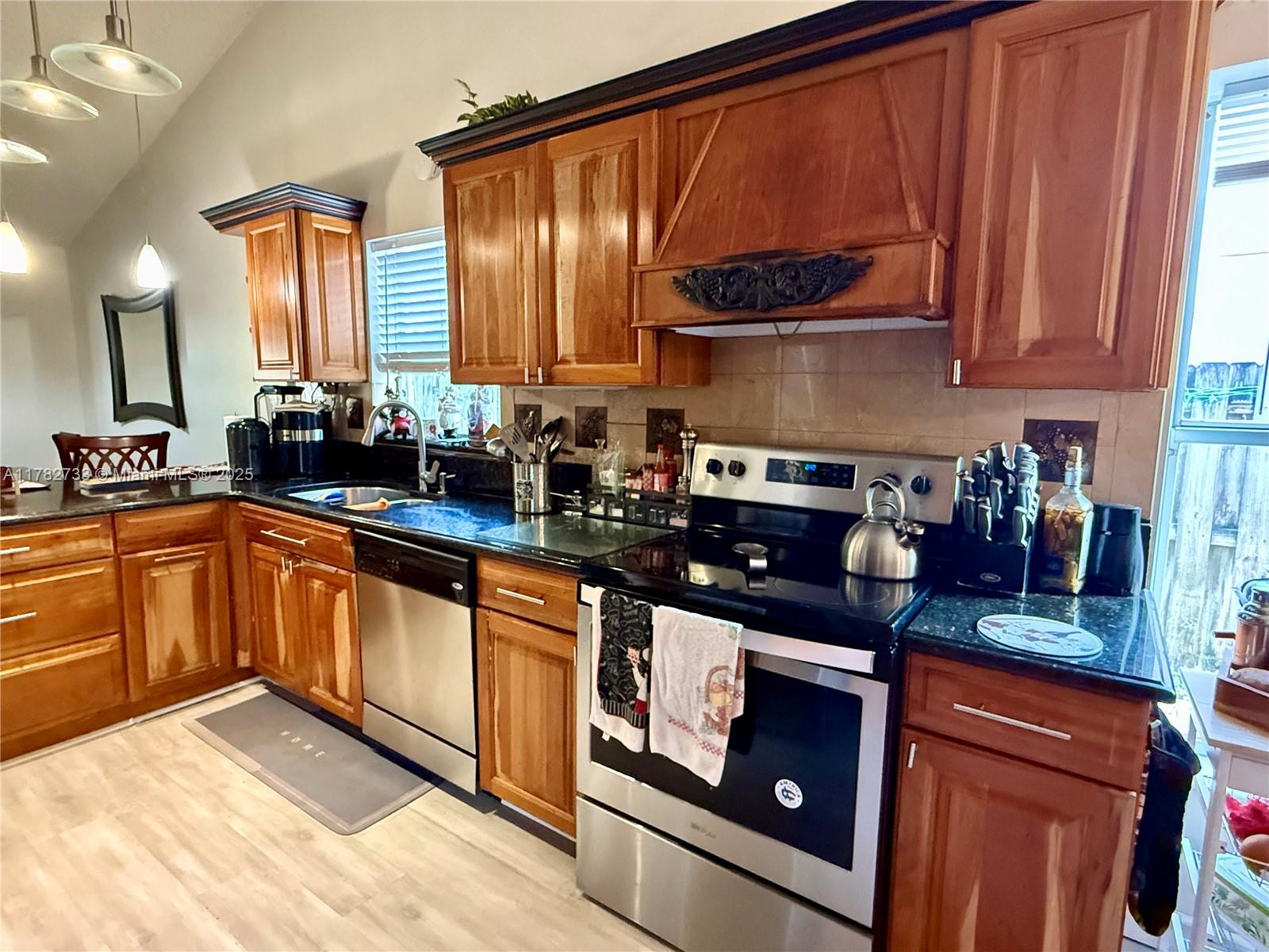 1060 New Parkview Pl, Haverhill, Florida image 6