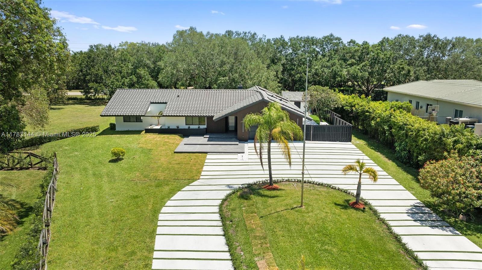 5020 Hawkhurst Ave, Southwest Ranches, Florida image 2