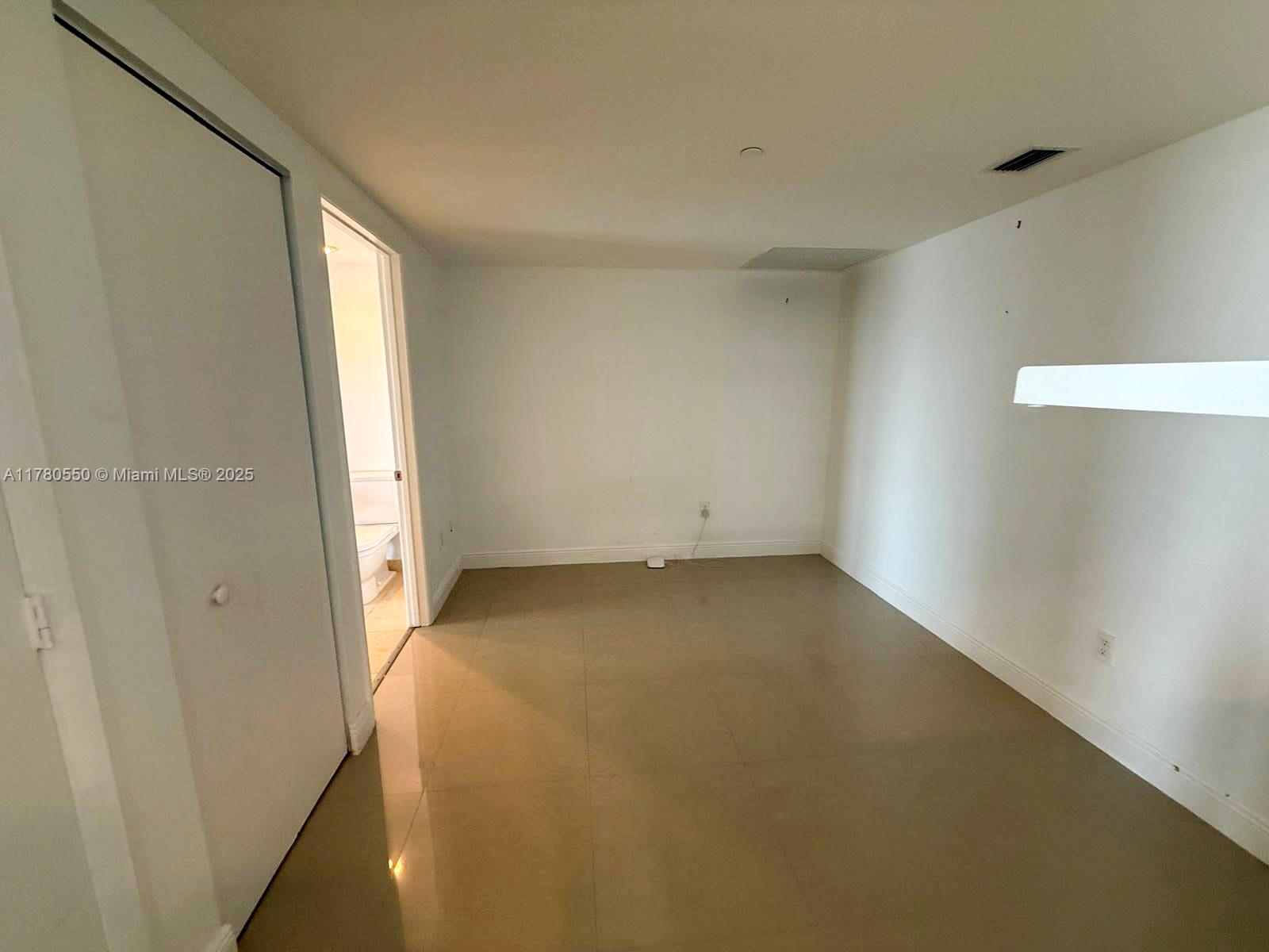 495 Brickell Ave #3105, Miami FL 33131
