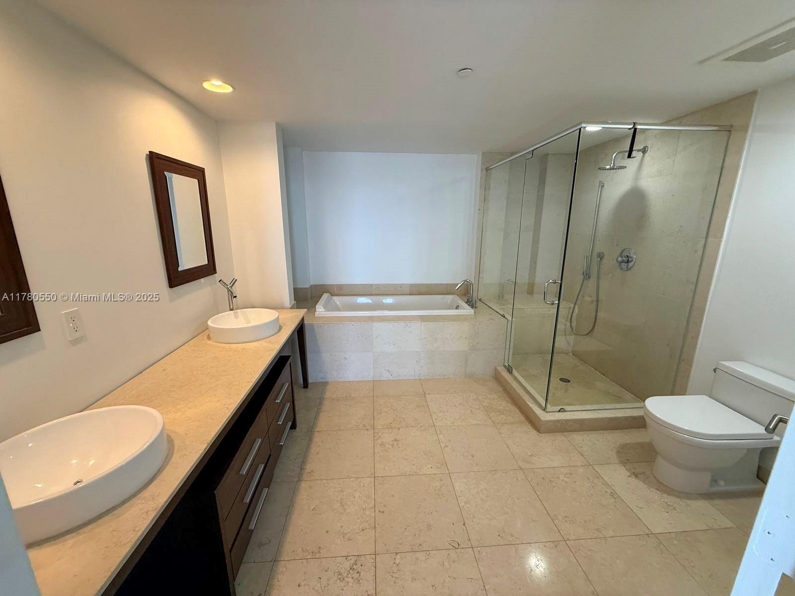 495 Brickell Ave #3105, Miami FL 33131