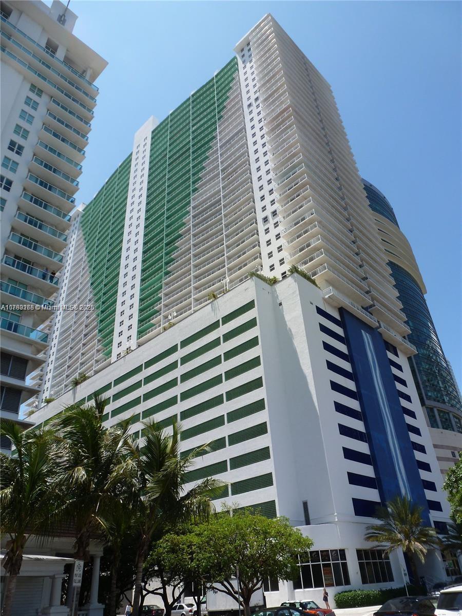 Apartamento à Venda em Miami, FL