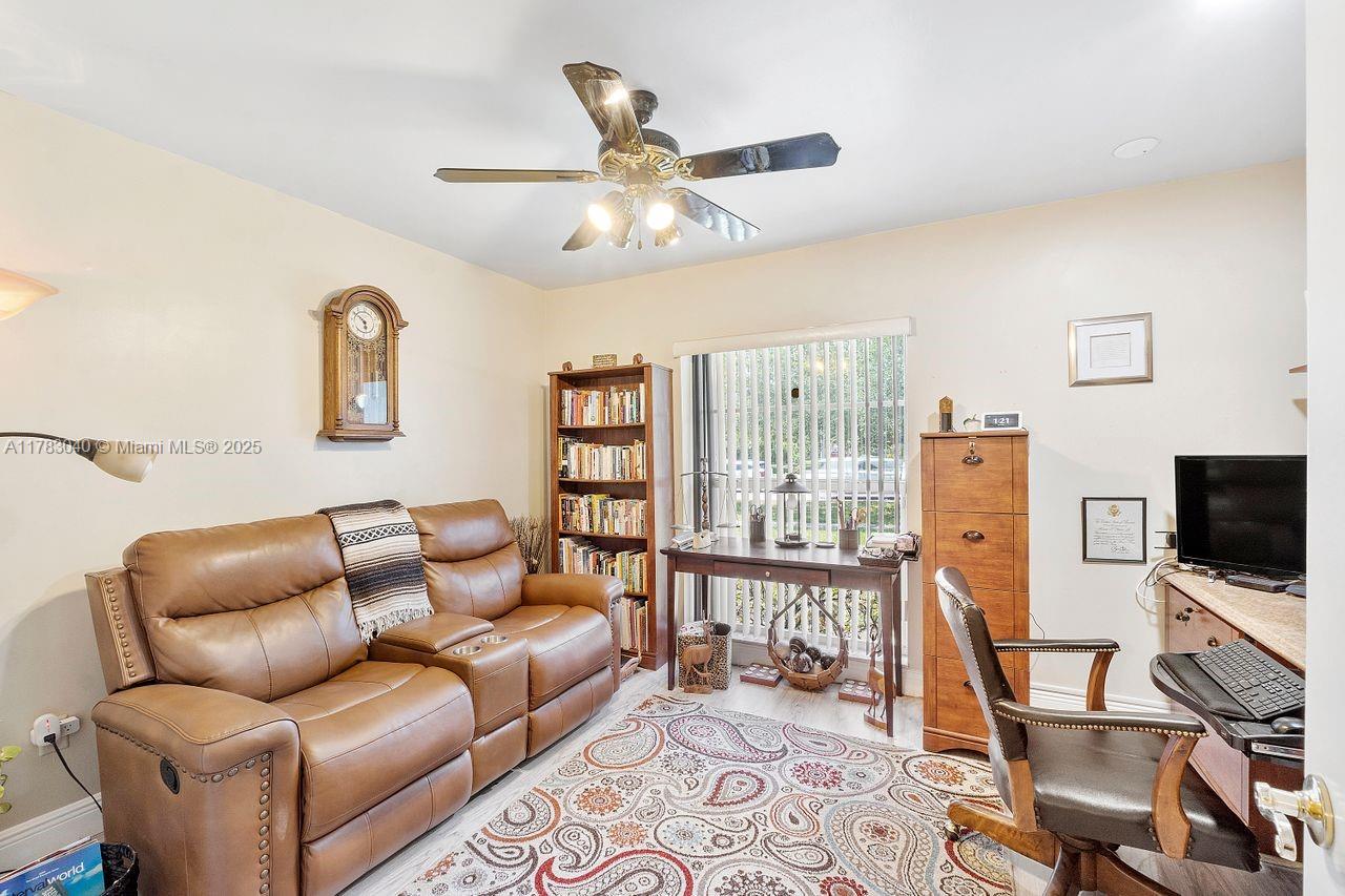 Listing Photo 14