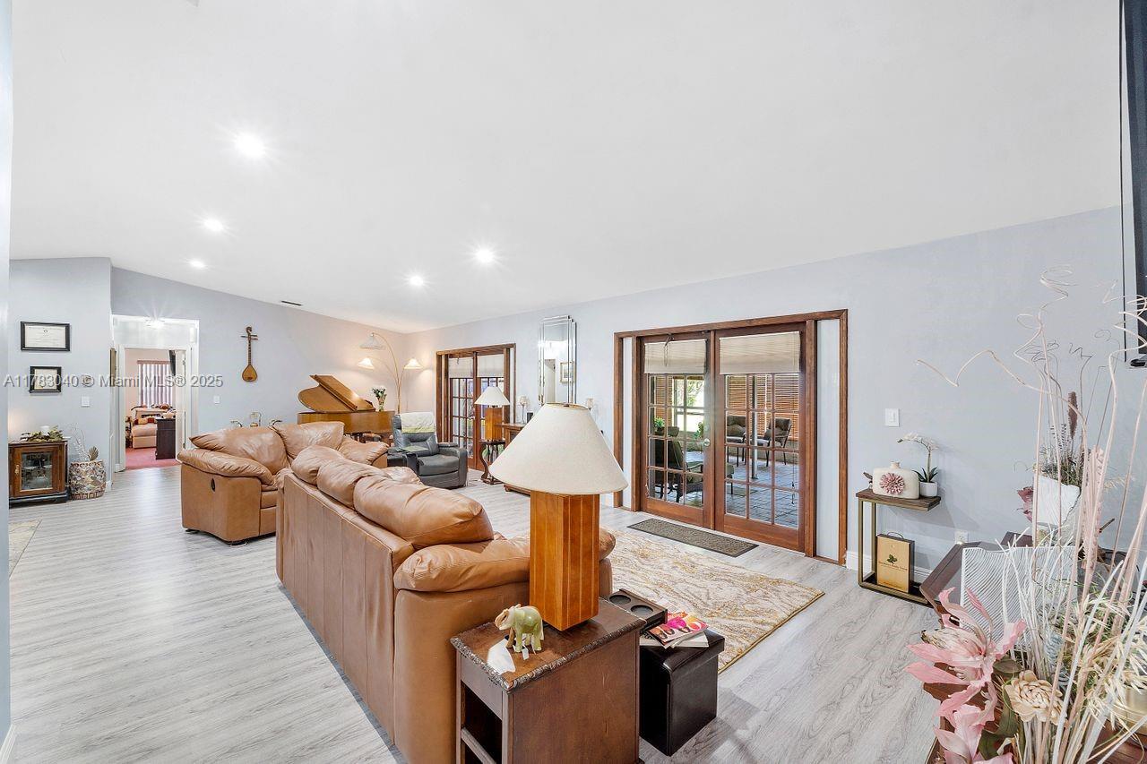 18201 SW 87th Ave, Palmetto Bay, Florida image 24