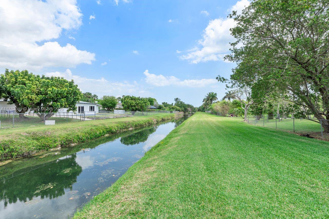 18201 SW 87th Ave, Palmetto Bay, Florida image 28