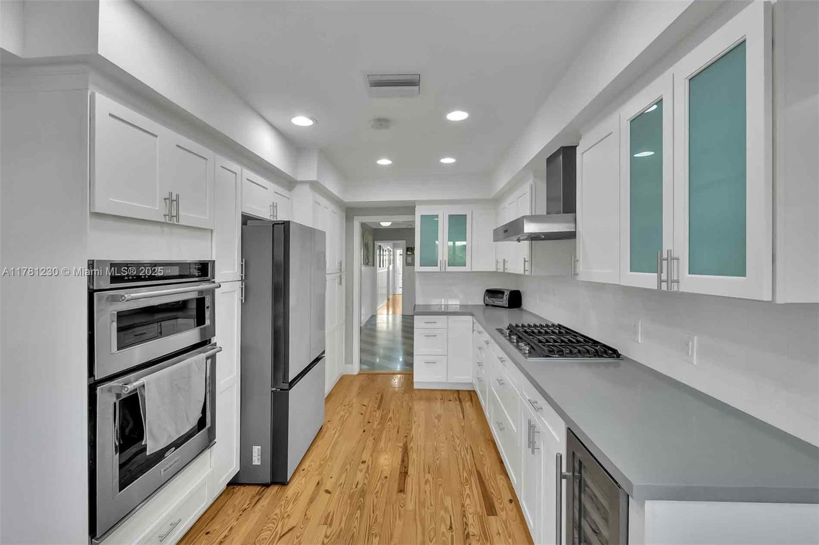 560 NE 106th St, Miami Shores, Florida image 25