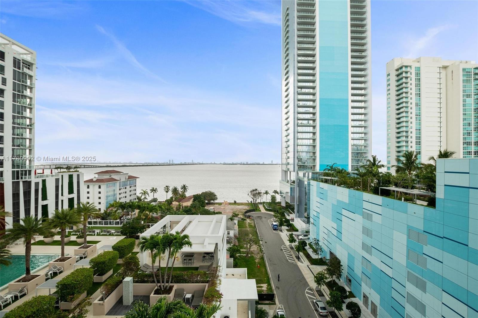 Apartamento à Venda em Miami, FL