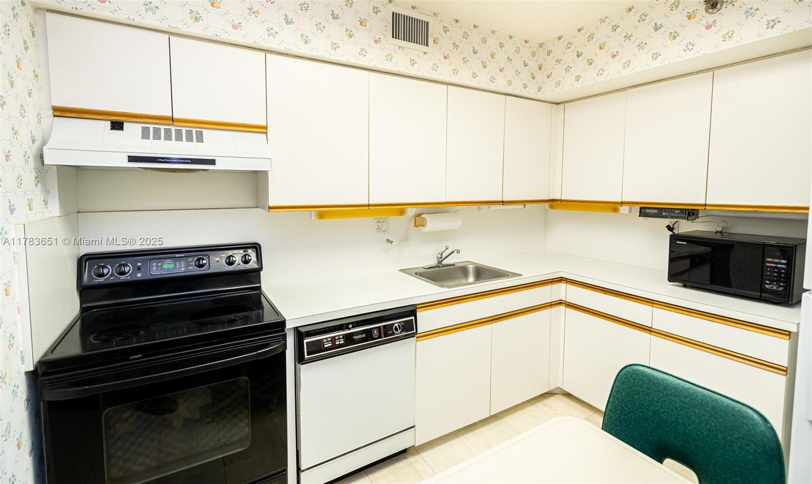 3600 Mystic Pointe Dr #217, Aventura, Florida image 18