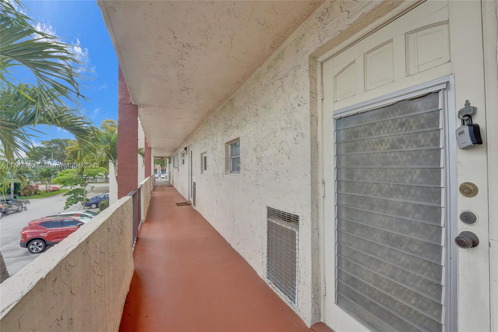 811 S Hollybrook Dr #207, Pembroke Pines, Florida image 28