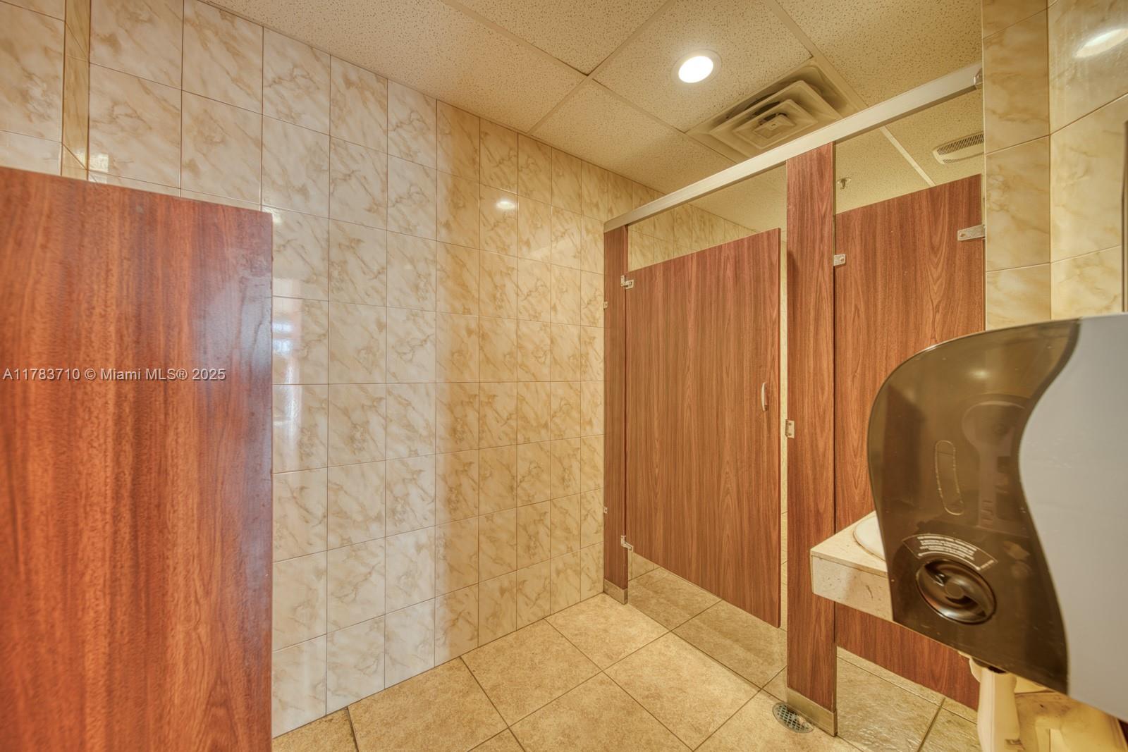 Established Chicken Grill Restaurant In Prime Hialeah Gardens Location