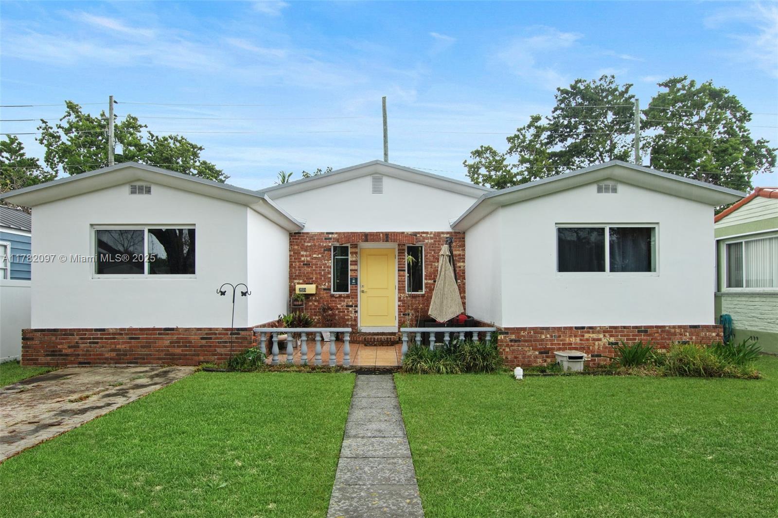 259 Nahkoda Dr, Miami Springs, Florida image 1