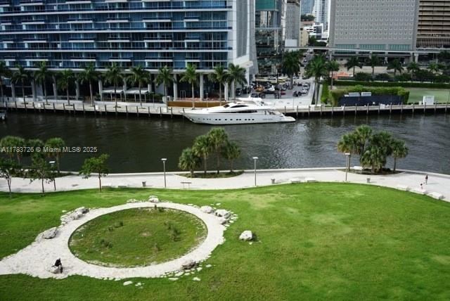 475 Brickell Ave #810, Miami FL 33131