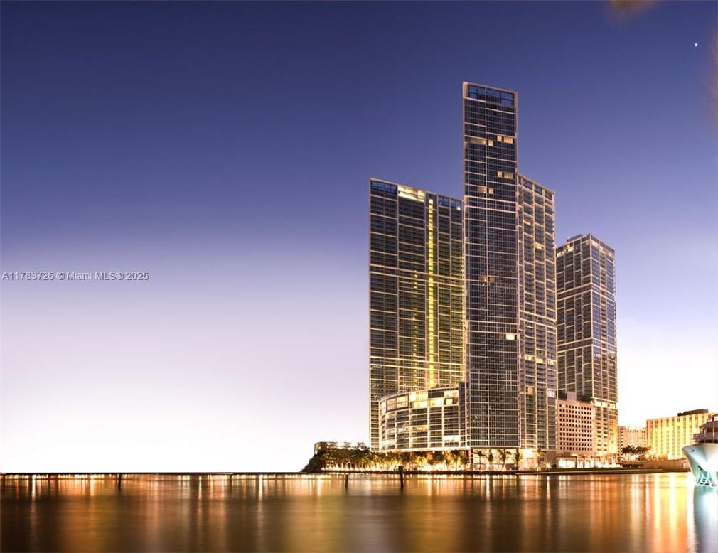 475 Brickell Ave #810, Miami FL 33131