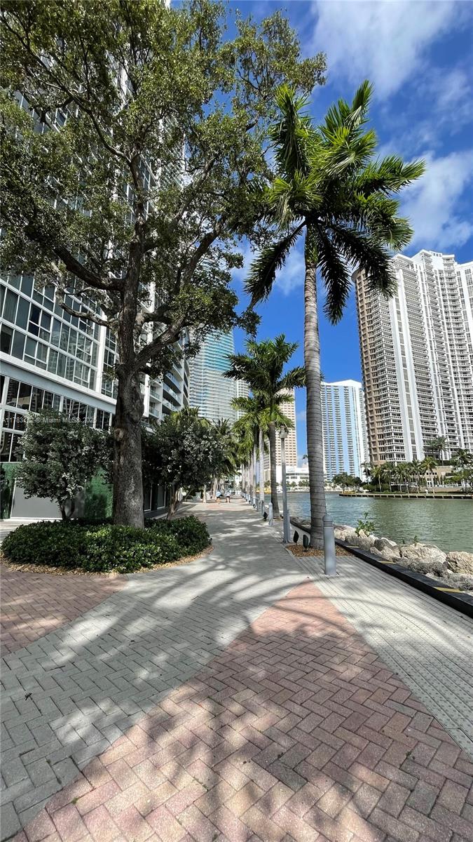 475 Brickell Ave #3810, Miami FL 33131