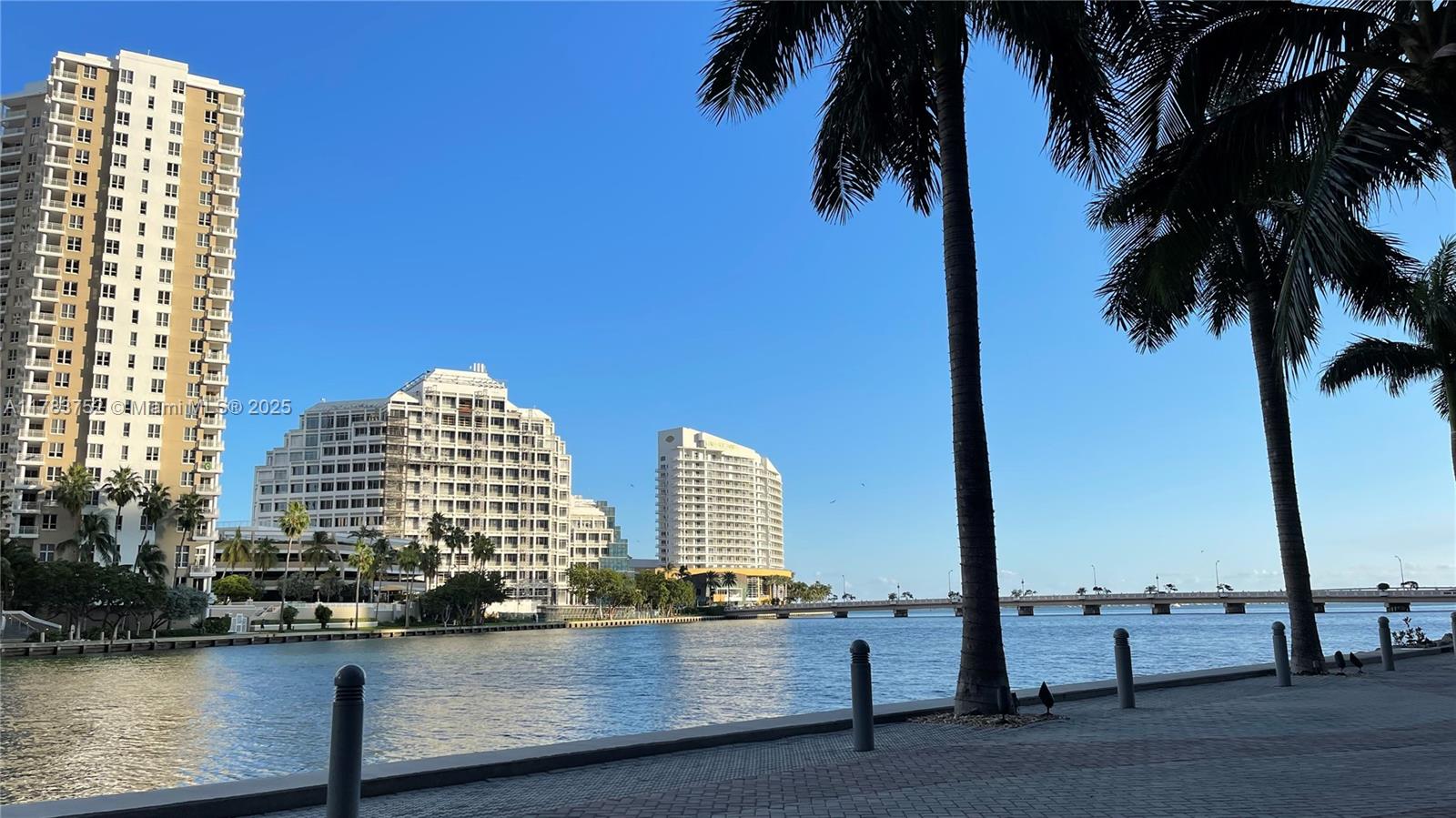 475 Brickell Ave #3810, Miami FL 33131