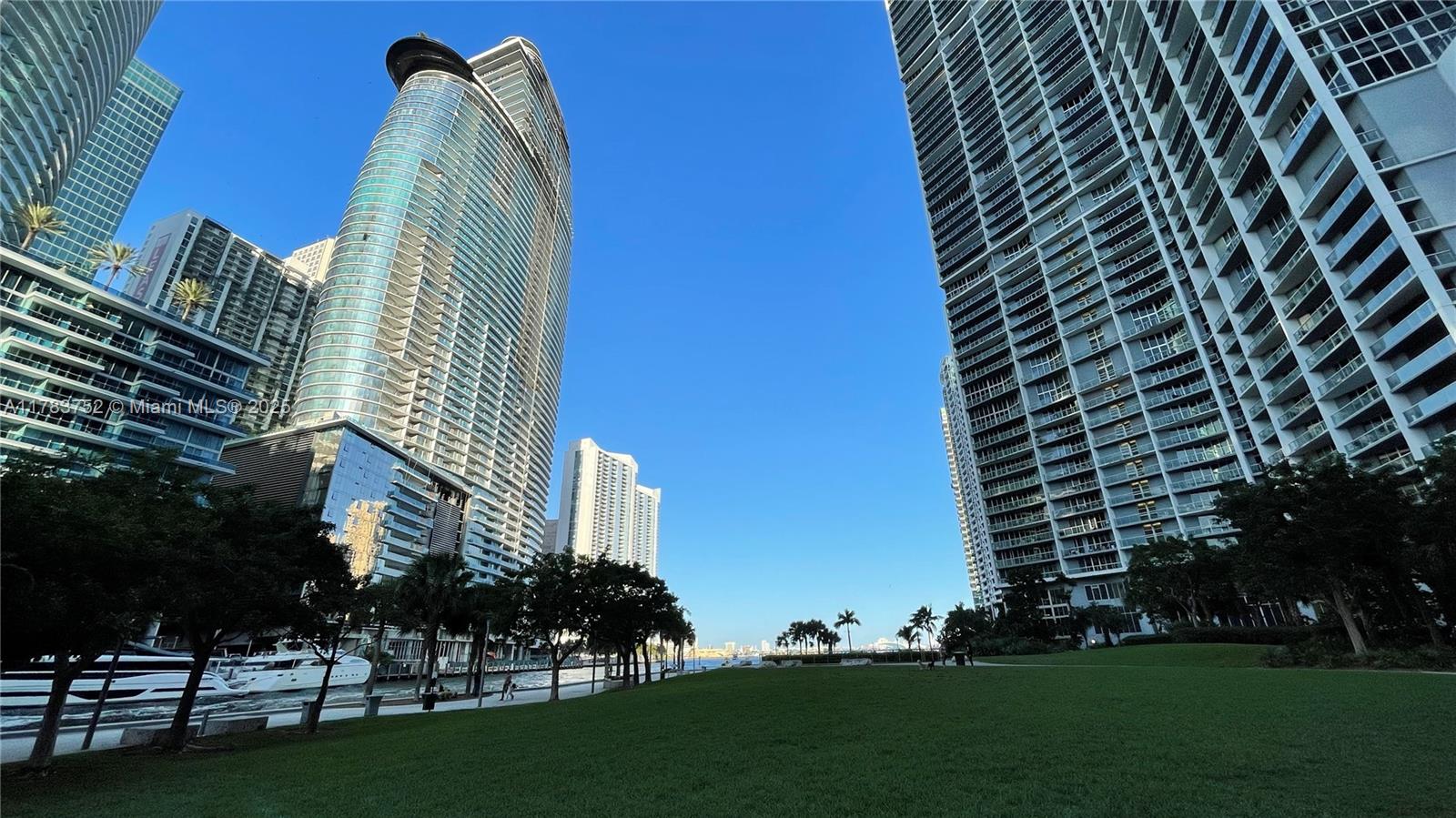 475 Brickell Ave #3810, Miami FL 33131