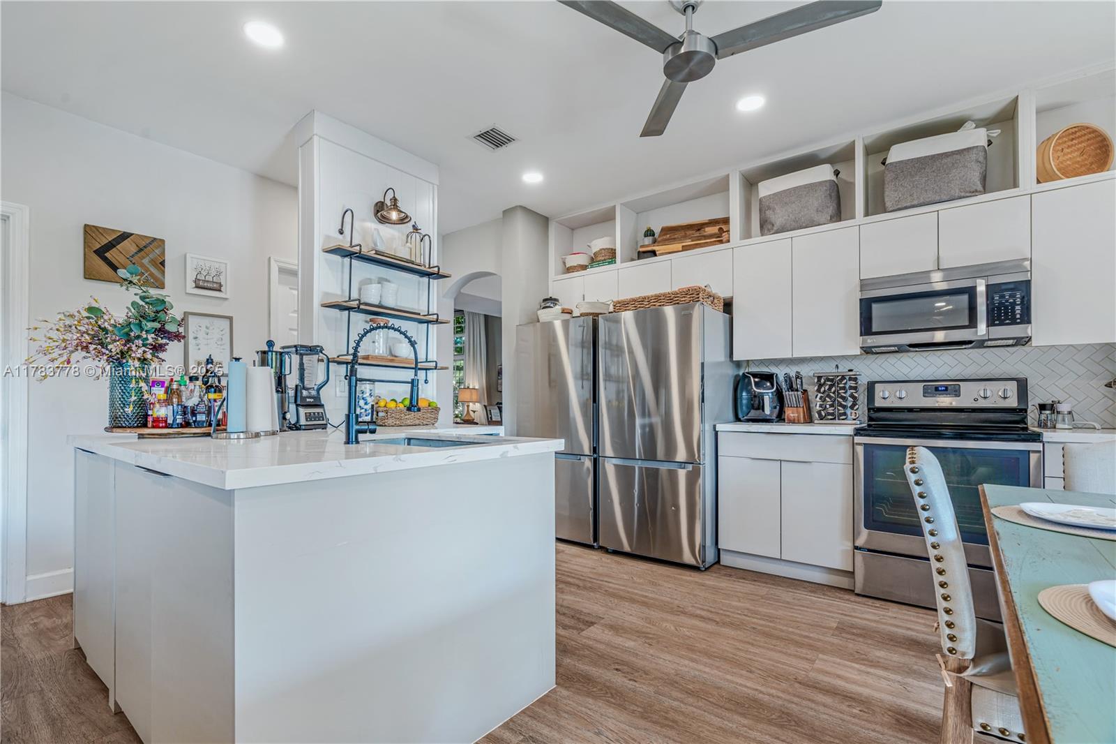 5926 NW 113th Pl, Doral, Florida image 11