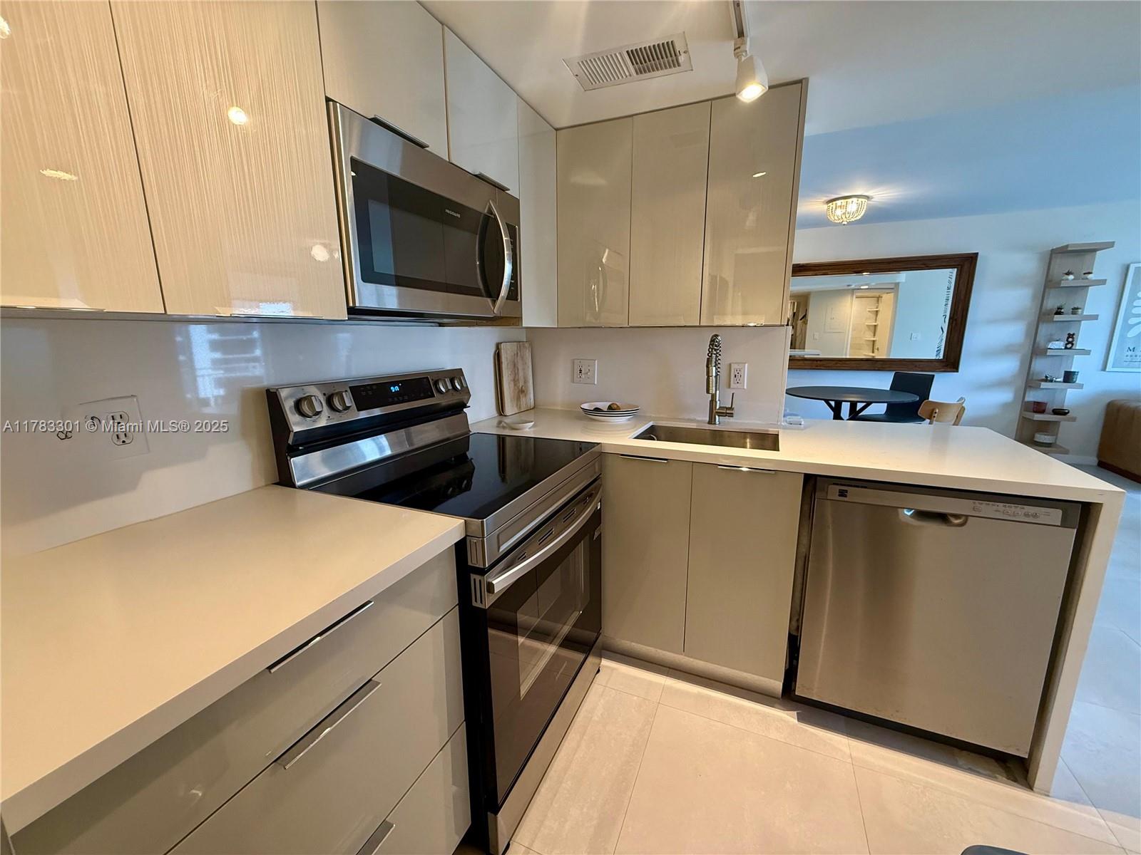 770 Claughton Island Dr #1805, Miami FL 33131