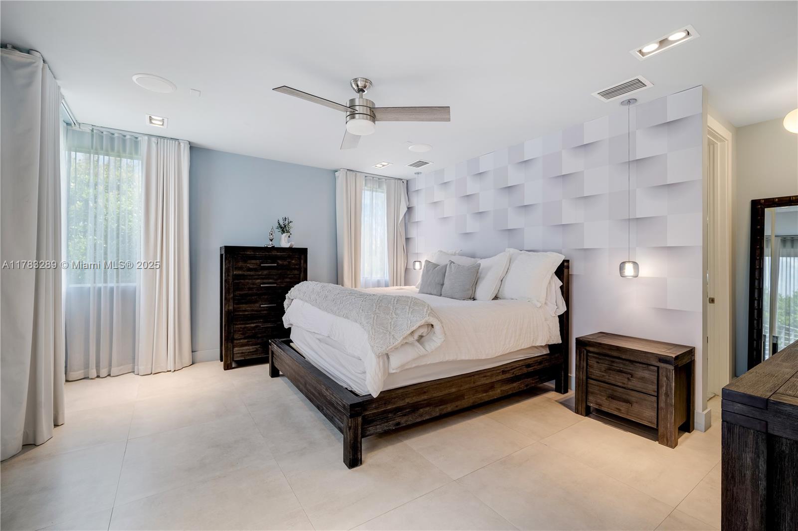 10135 NW 77th St, Doral, Florida image 31