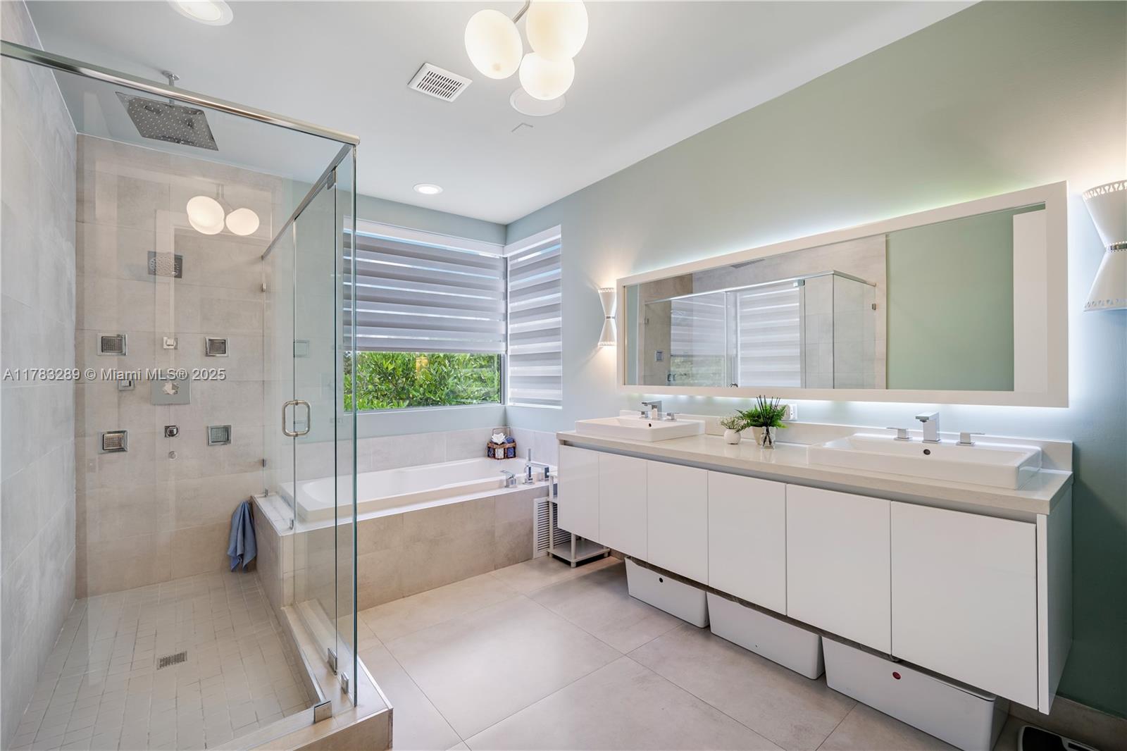 10135 NW 77th St, Doral, Florida image 34