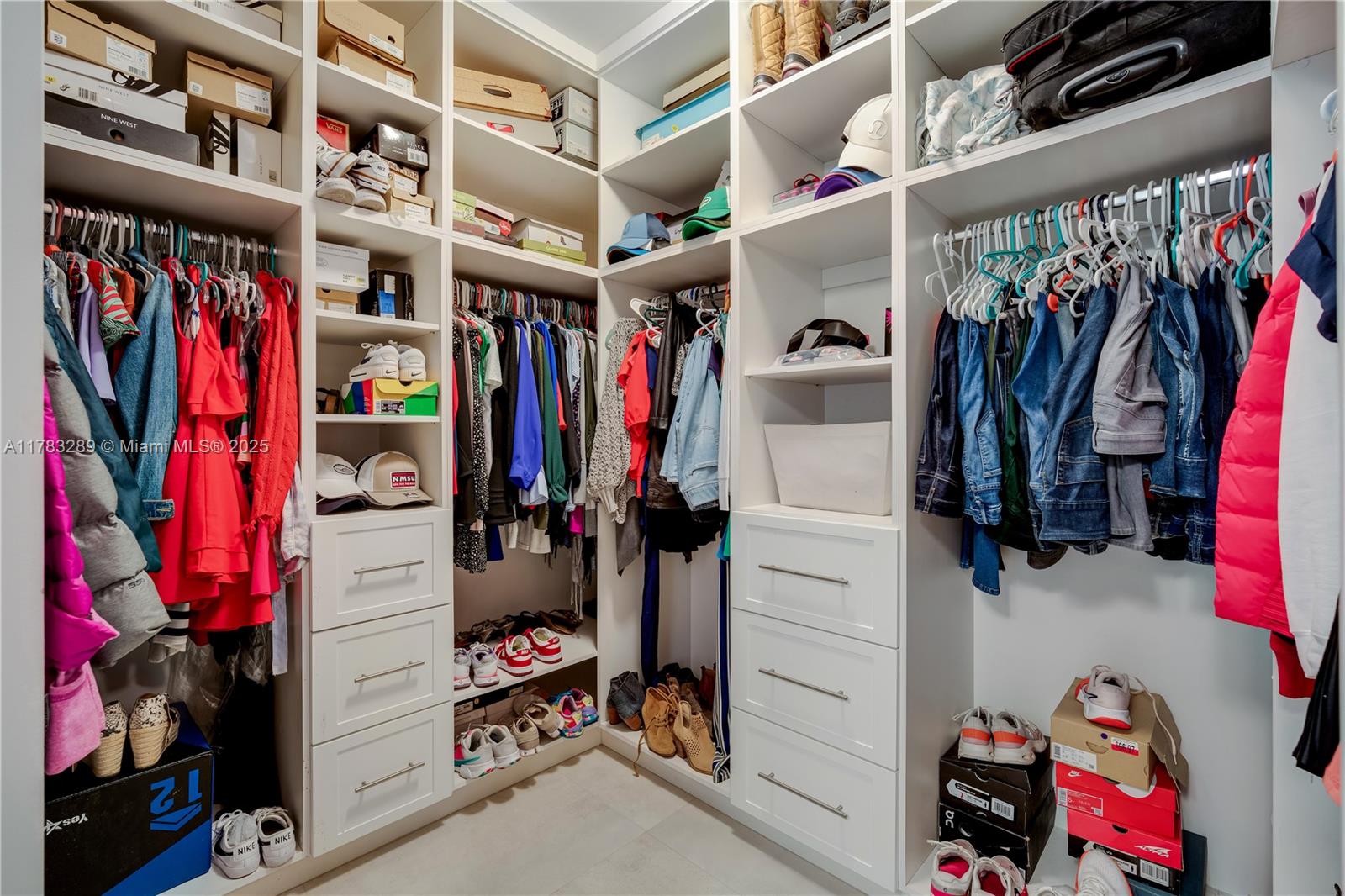 10135 NW 77th St, Doral, Florida image 39