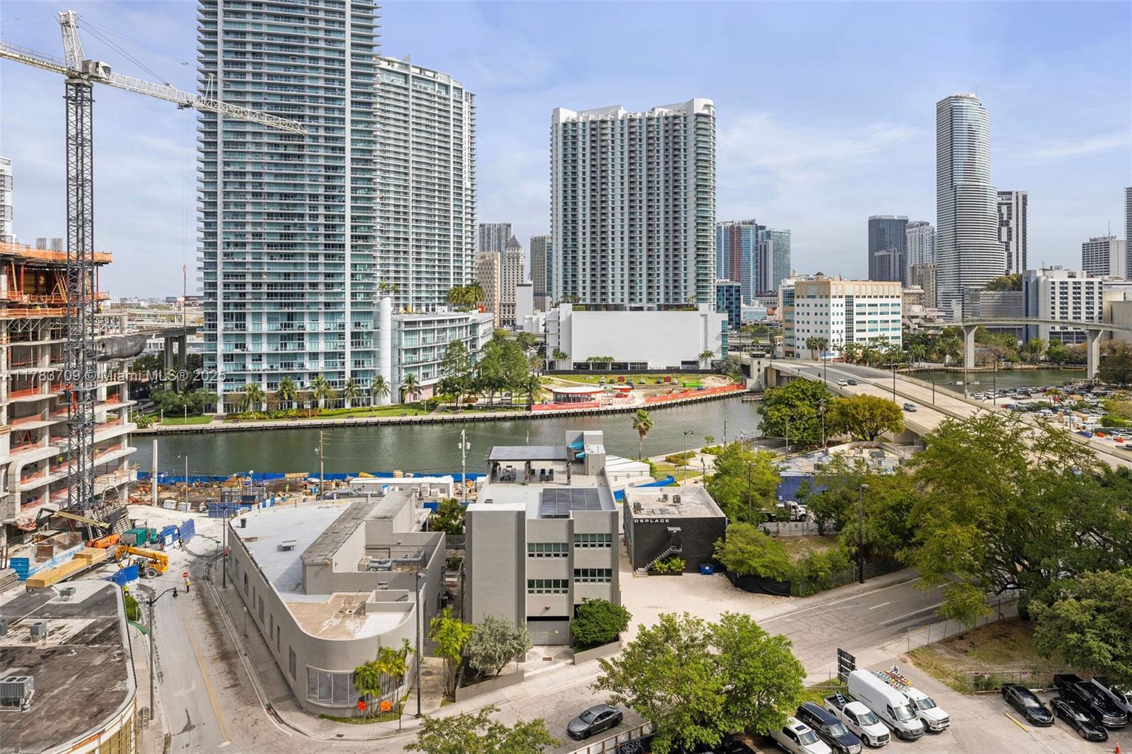 88 SW 7th St #1201, Miami FL 33130