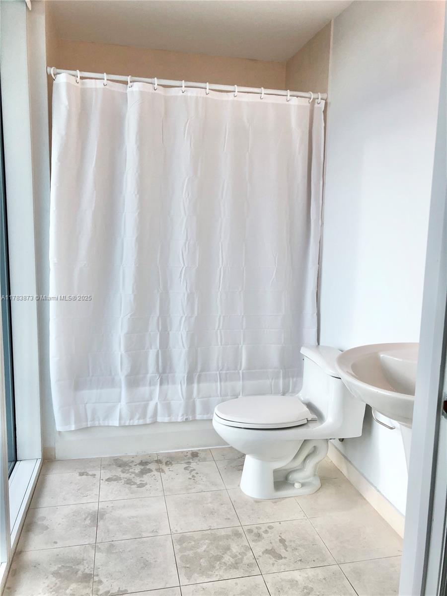 60 SW 13 St #2419, Miami FL 33130