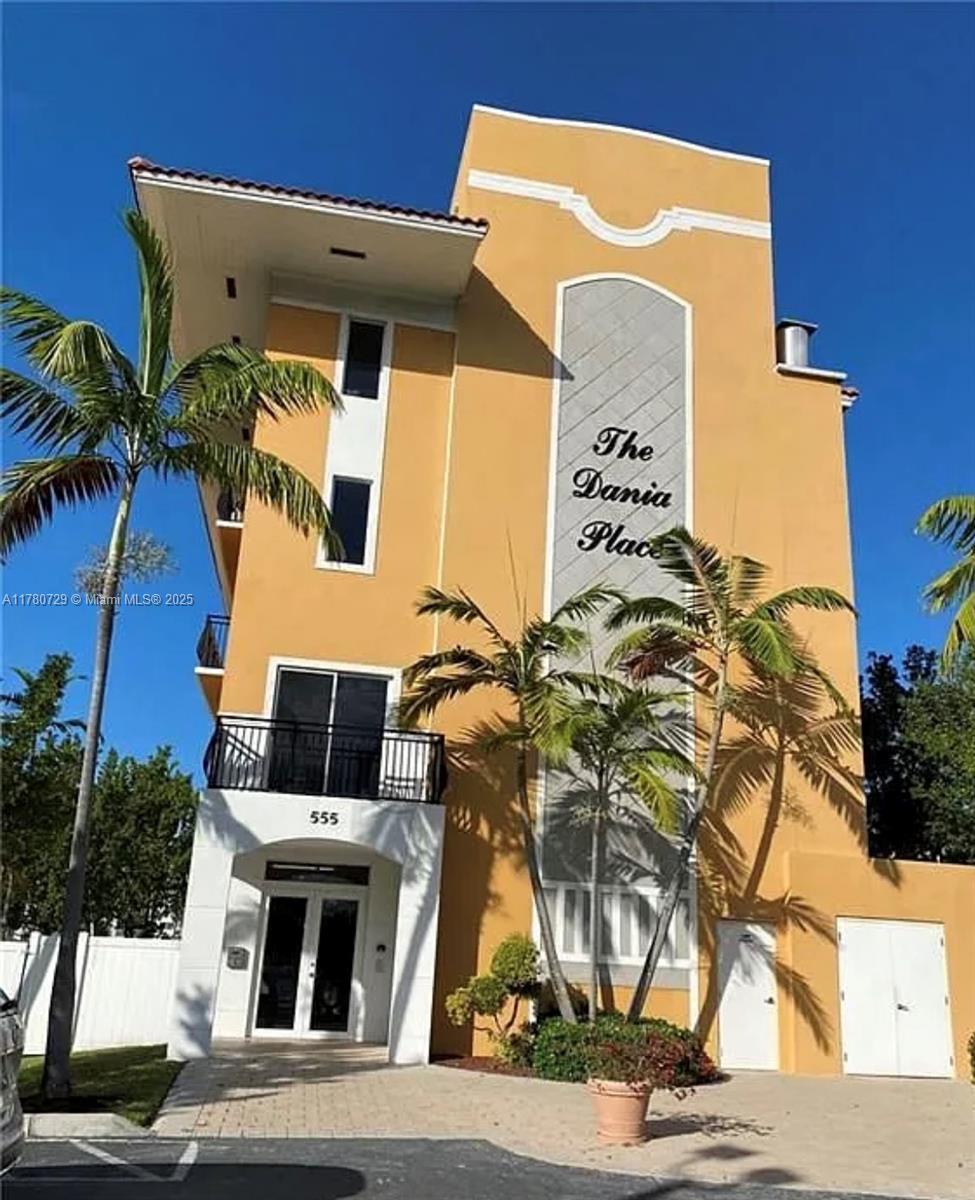 555 E Dania Beach Blvd #4, Dania Beach, Florida image 1