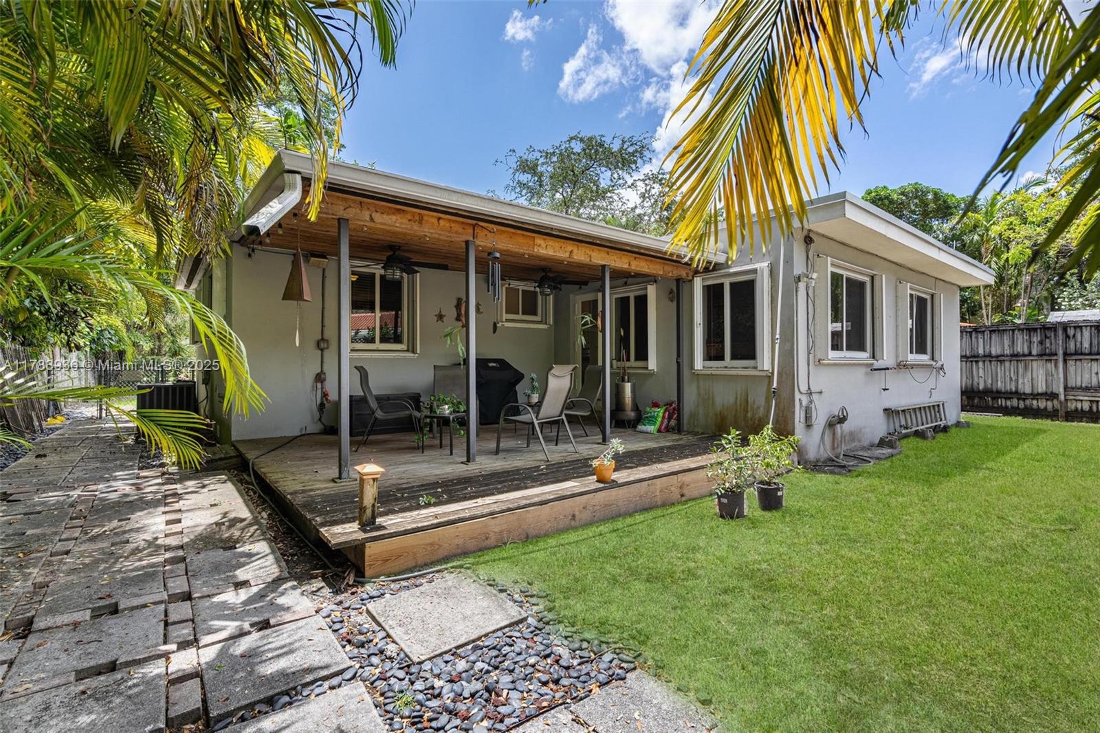 2431 Overbrook St, Coconut Grove, Florida image 23