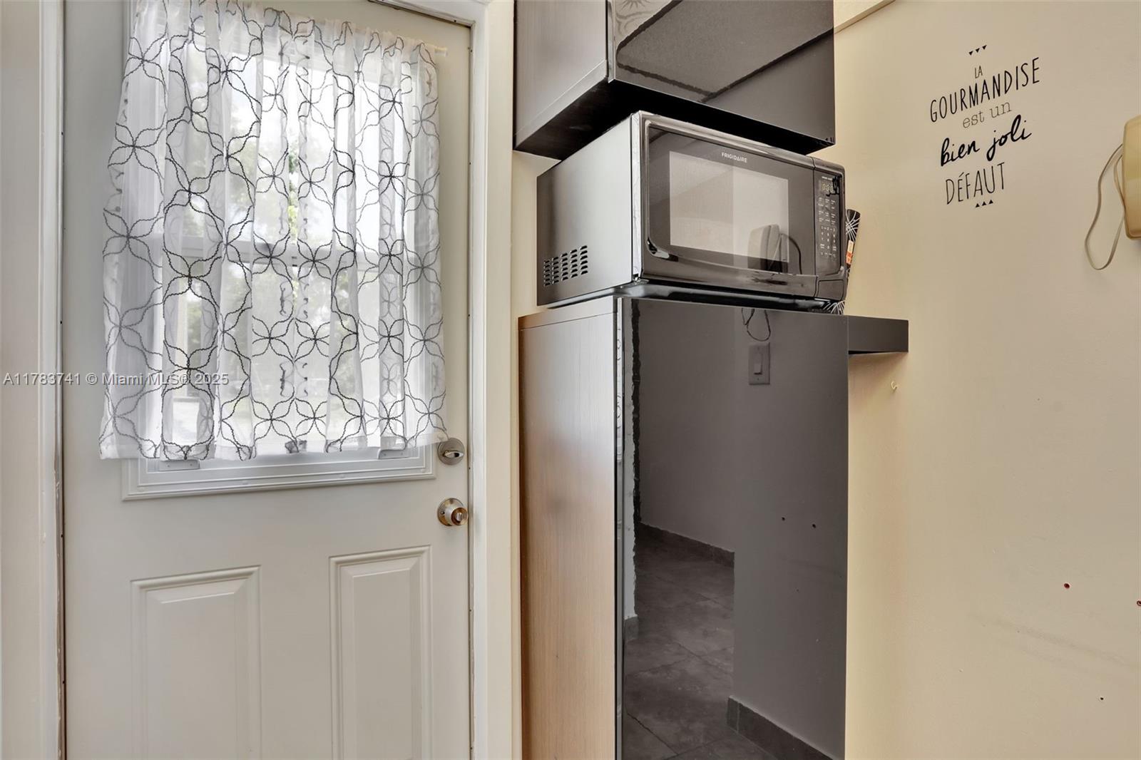 Residential, Lauderdale Lakes, Florida image 7