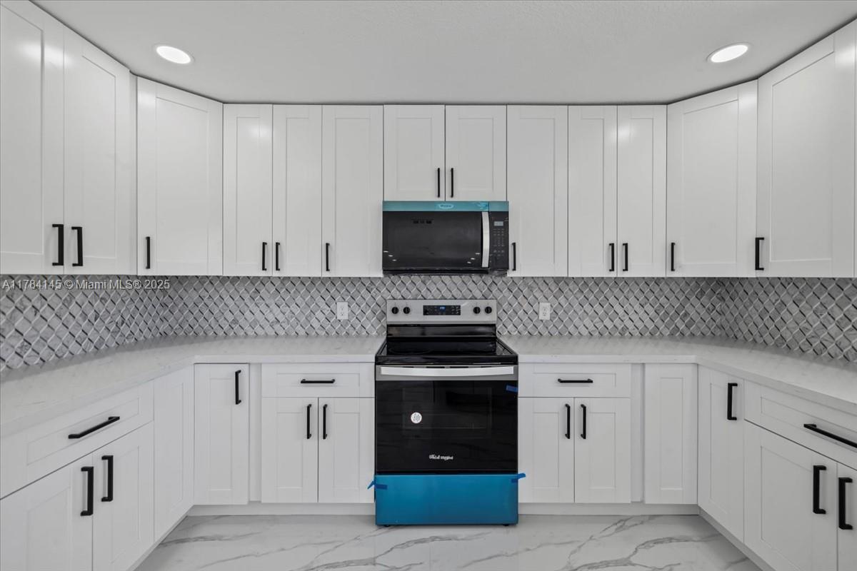 9150 Genesee St, Port Charlotte, Florida image 18