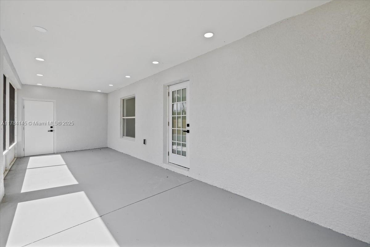 9150 Genesee St, Port Charlotte, Florida image 25