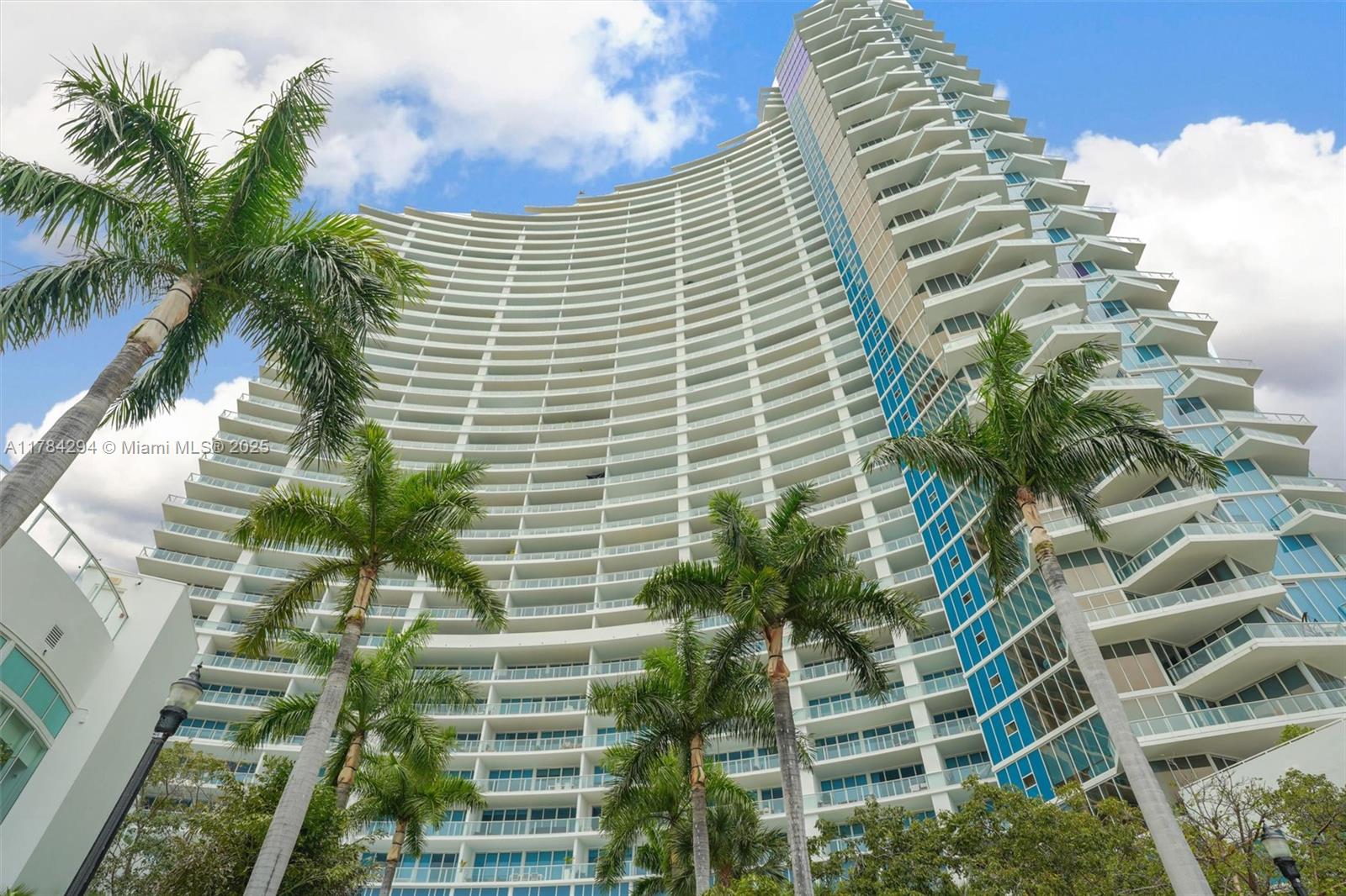 Apartamento para Alugar em Miami, FL
